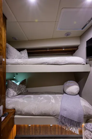 B-juled Yacht Photos Pics 2019 Riviera 5400 Sport Yacht - Image 76