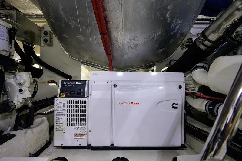 B-juled Yacht Photos Pics 2019 Riviera 5400 Sport Yacht - Image 82