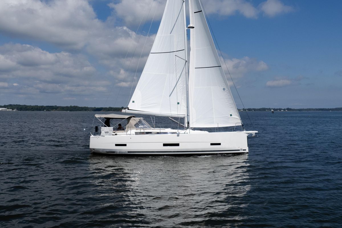 2023 Dufour 39 