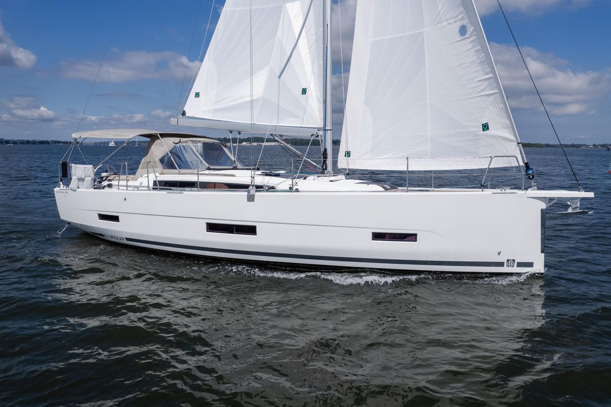 2023 Dufour 39 