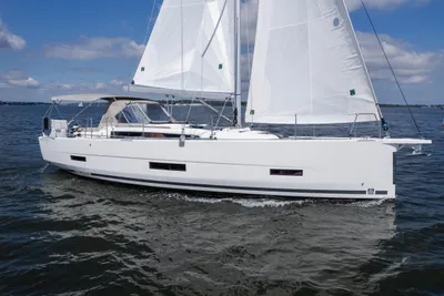 Dufour 390