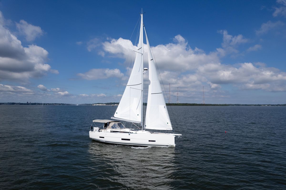 2023 Dufour 39 