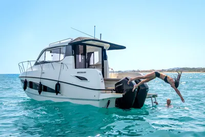 2025 Quicksilver Activ 905 Weekend