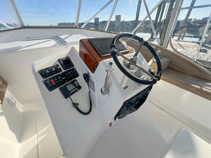 Precedent Yacht Photos Pics Helm of 1998 Jersey Cape 36 Express boat.