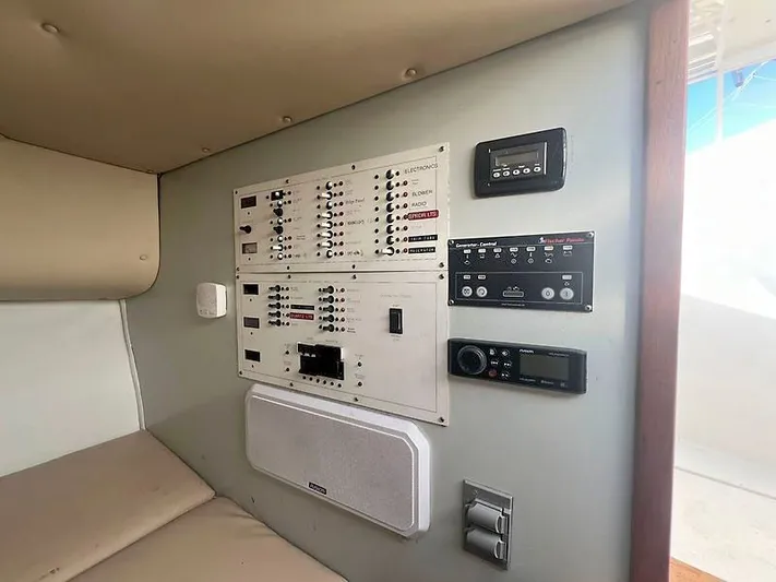 Precedent Yacht Photos Pics Electronics panel on a 1998 Jersey Cape 36 Express boat.