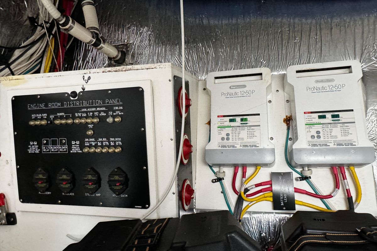 2014 Cruisers Yachts 45 