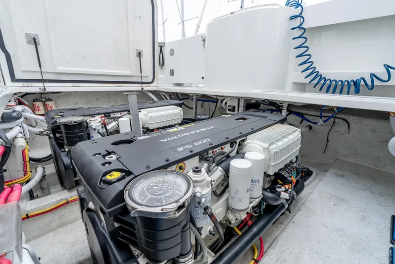  Yacht Photos Pics Engine room of 2018 Lindell 46 F boat with Volvo Penta engine.
