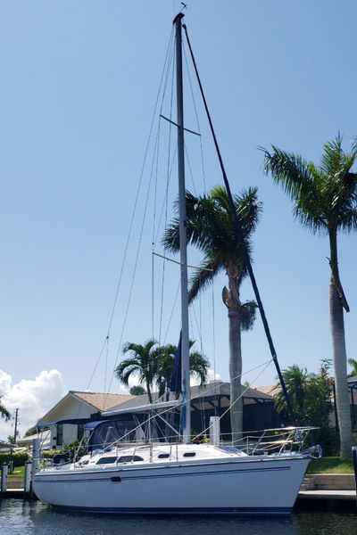 2004 Catalina 350