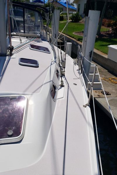 2004 Catalina 350