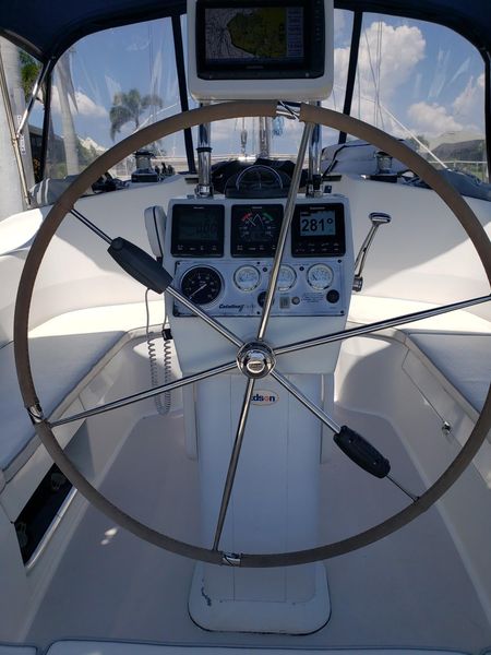 2004 Catalina 350