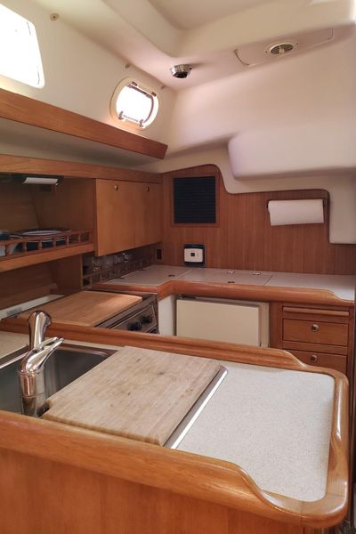 2004 Catalina 350