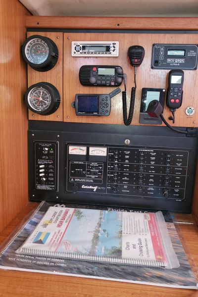 2004 Catalina 350
