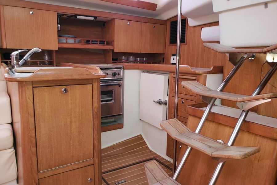 2004 Catalina 350