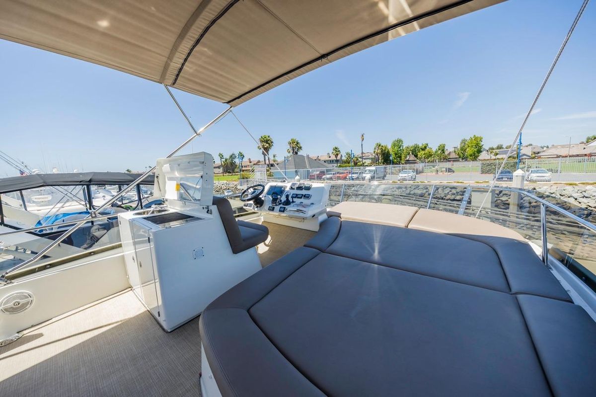2015 Prestige 50 