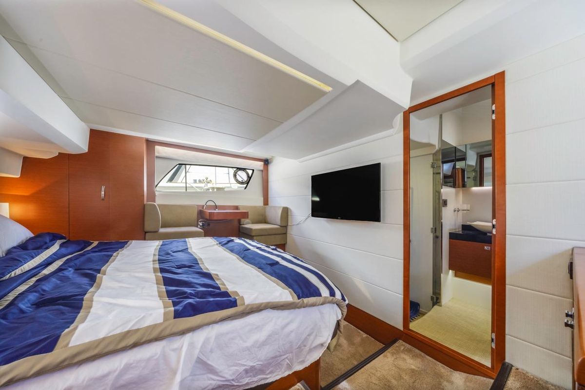 2015 Prestige 50 