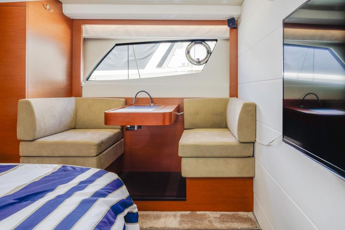 2015 Prestige 50 