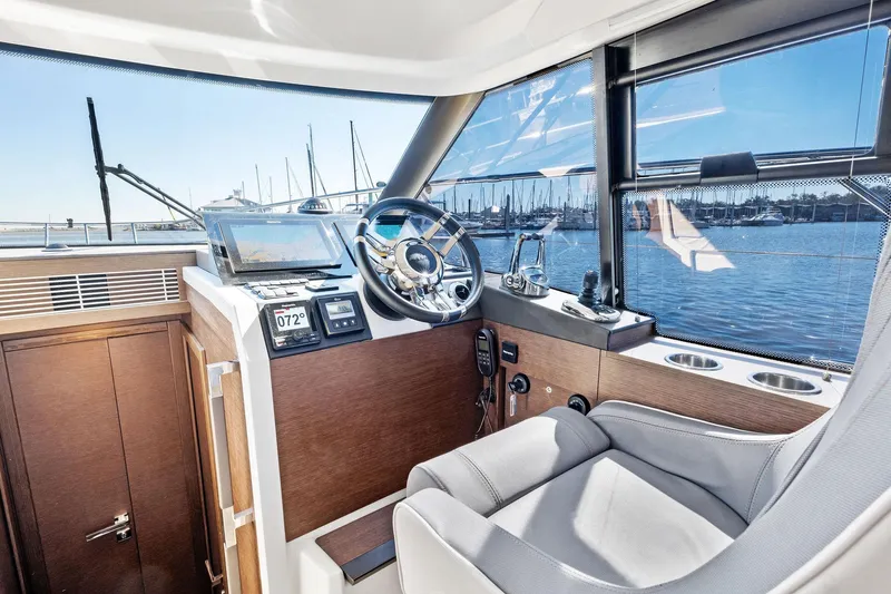 Karen Ann III Yacht Photos Pics 2020 Prestige 420S- KAREN ANN III- Helm