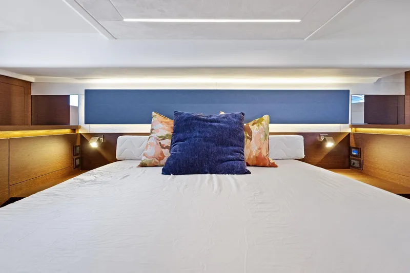 Karen Ann III Yacht Photos Pics 