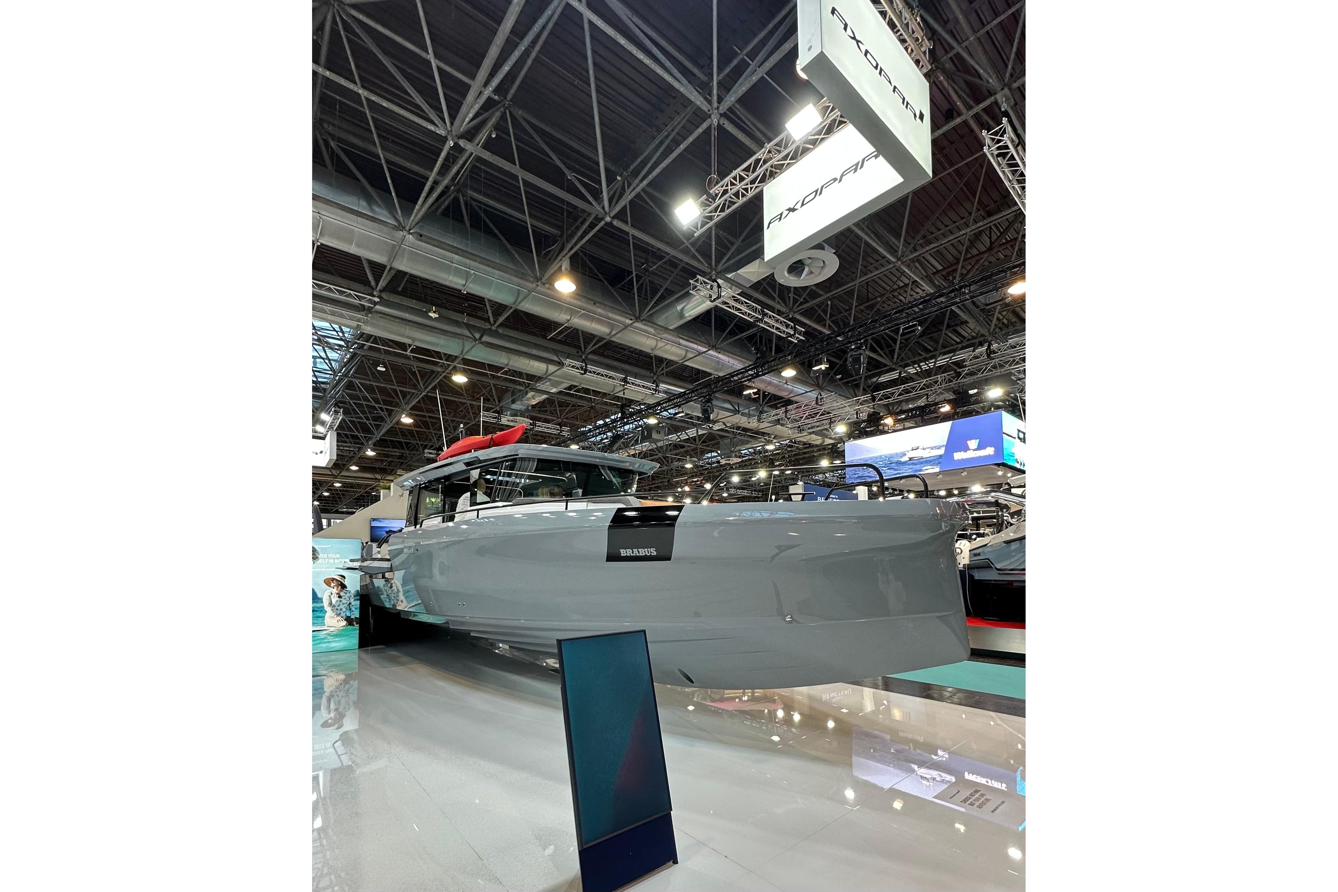 2025 Axopar 45 XC Cross Cabin