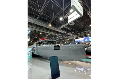 2025 Axopar 45 XC Cross Cabin