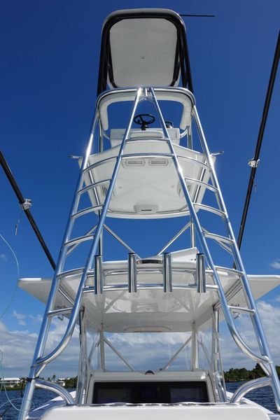 2018 Invincible 42 Open Fisherman