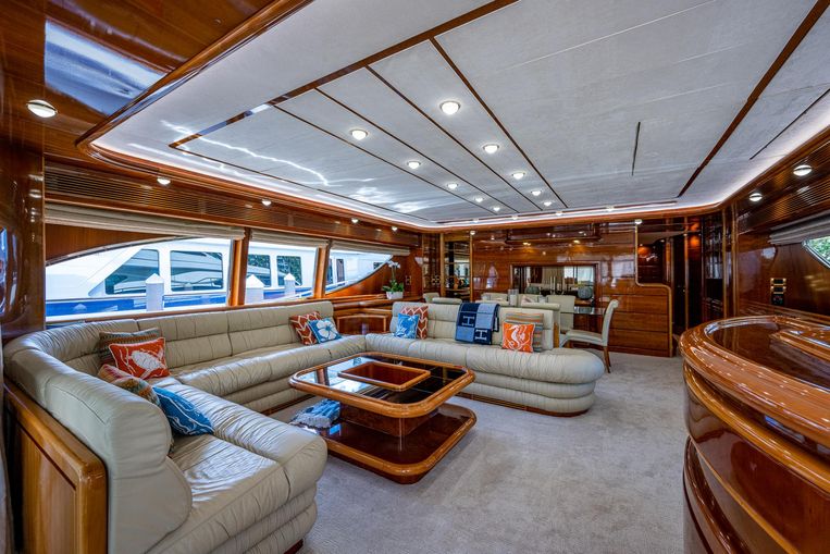 2001-94-ferretti-yachts-94-raised-pilot-house
