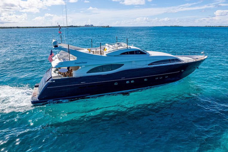 2001-94-ferretti-yachts-94-raised-pilot-house