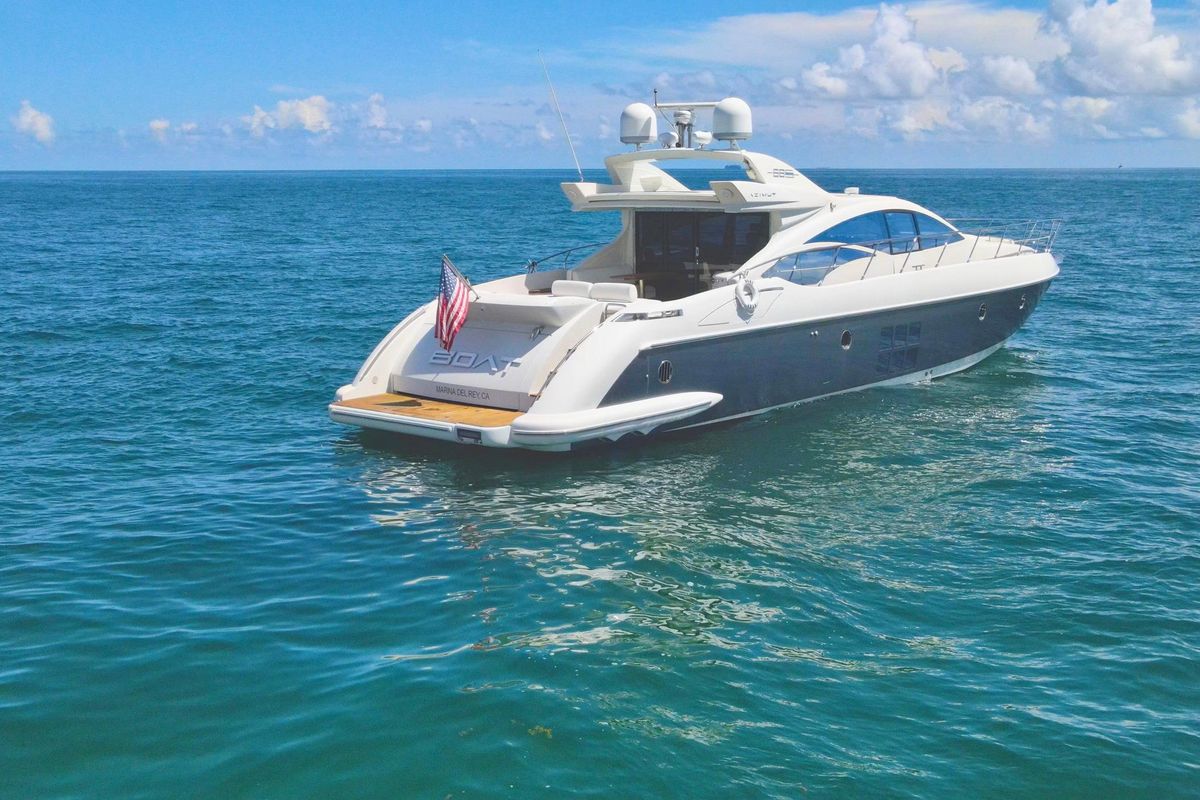 2011 Azimut 68 