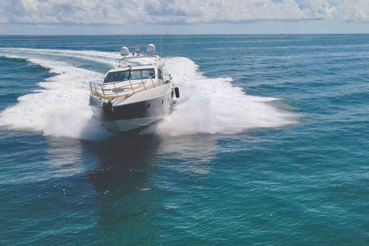 2011 Azimut 68 