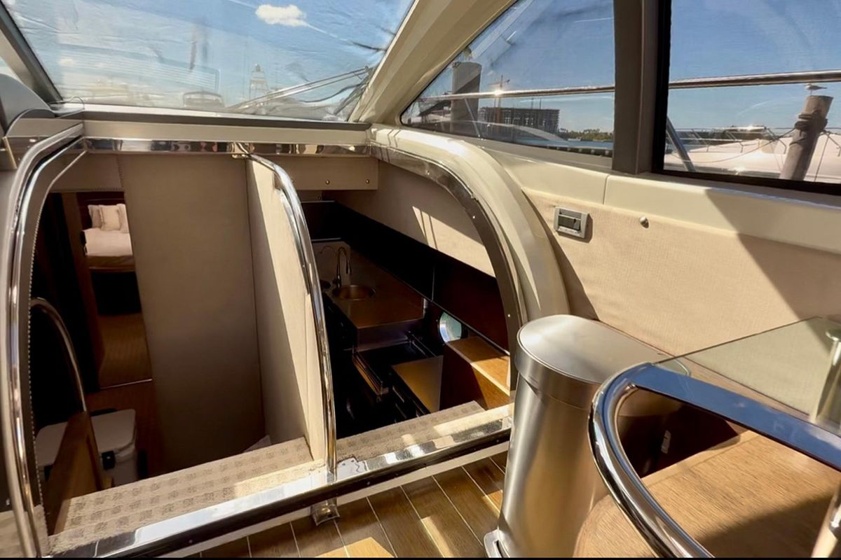 2011 Azimut 68 