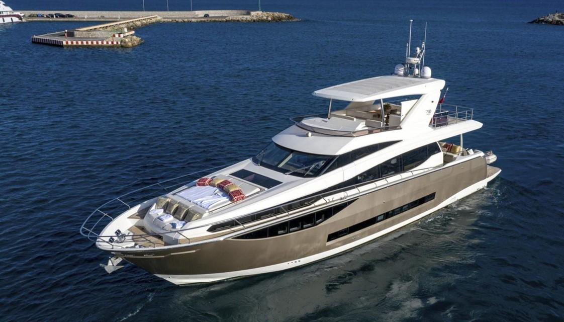 2014 Prestige 750 Flybridge for sale - YachtWorld