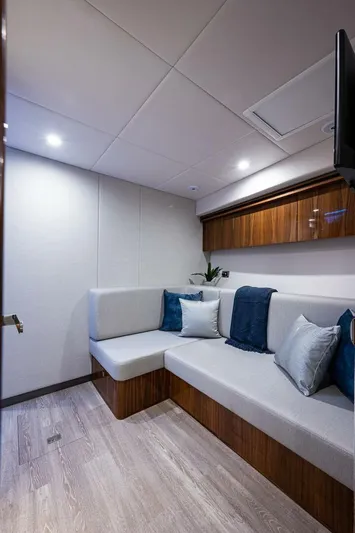 Greyhound Yacht Photos Pics 2020 Riviera 5400 Sport Yacht Platinum Edition - Image 56