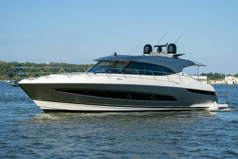 Greyhound Yacht Photos Pics 2020 Riviera 5400 Sport Yacht Platinum Edition - Image 2