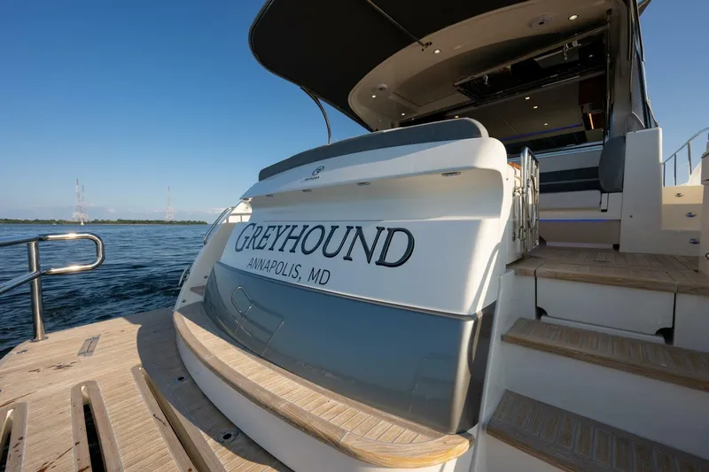 Greyhound Yacht Photos Pics 2020 Riviera 5400 Sport Yacht Platinum Edition - Image 17