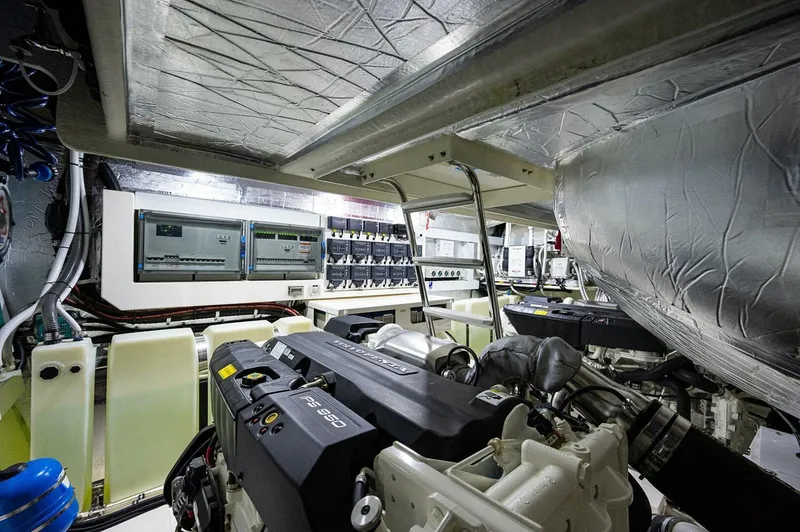 Greyhound Yacht Photos Pics 2020 Riviera 5400 Sport Yacht Platinum Edition - Image 84