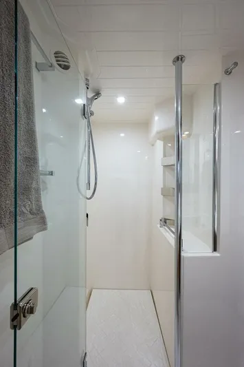 Greyhound Yacht Photos Pics 2020 Riviera 5400 Sport Yacht Platinum Edition - Image 71