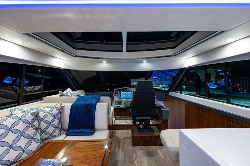 Greyhound Yacht Photos Pics 2020 Riviera 5400 Sport Yacht Platinum Edition - Image 37