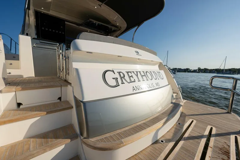 Greyhound Yacht Photos Pics 2020 Riviera 5400 Sport Yacht Platinum Edition - Image 13