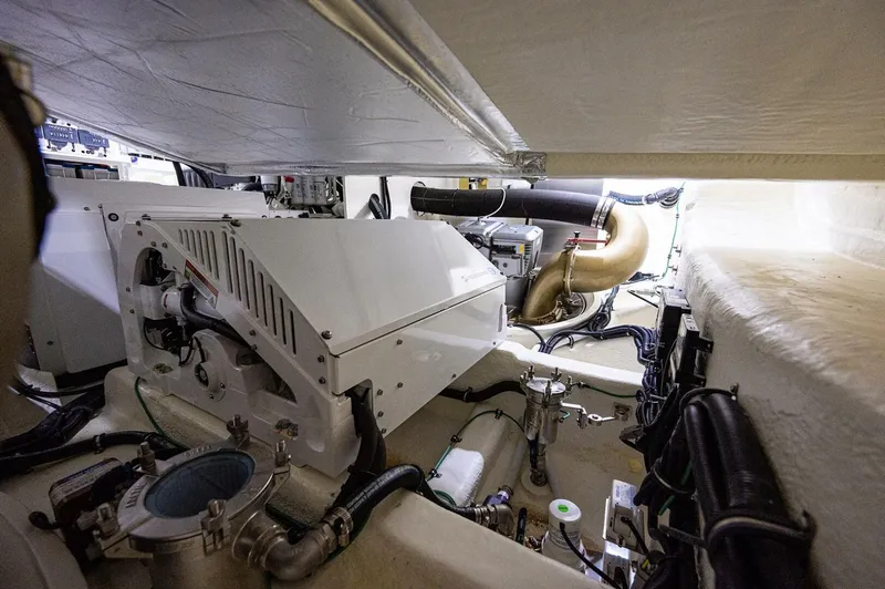 Greyhound Yacht Photos Pics 2020 Riviera 5400 Sport Yacht Platinum Edition - Image 87