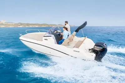 2025 Quicksilver Activ 605 Sundeck