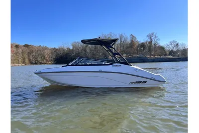 Yamaha Boats AR195