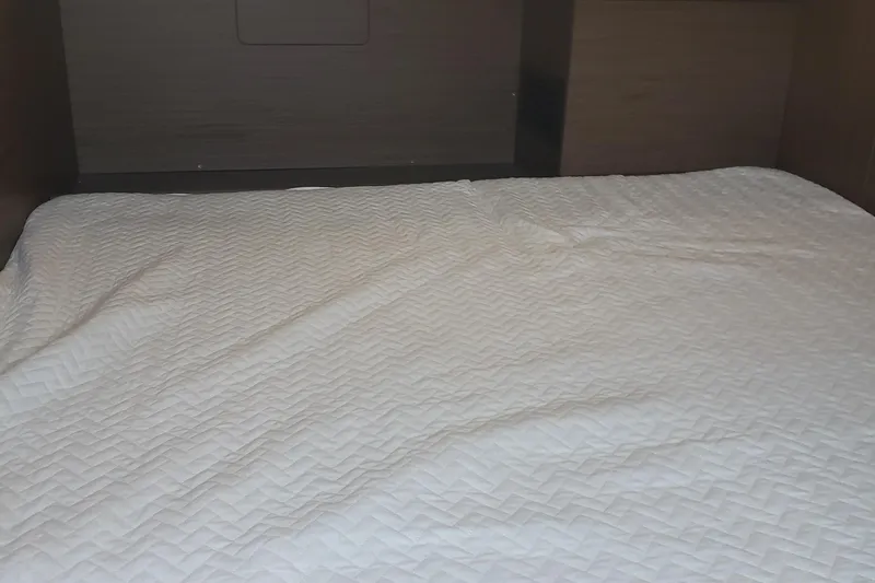 La Bougeotte Yacht Photos Pics 2019 33 Jeanneau Express - Guest Stateroom