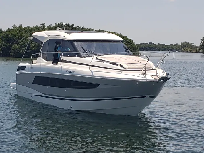 La Bougeotte Yacht Photos Pics 2019 33 Jeanneau Express - Bow