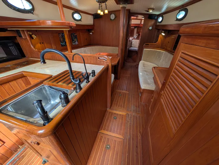 Voodoo Child Yacht Photos Pics 