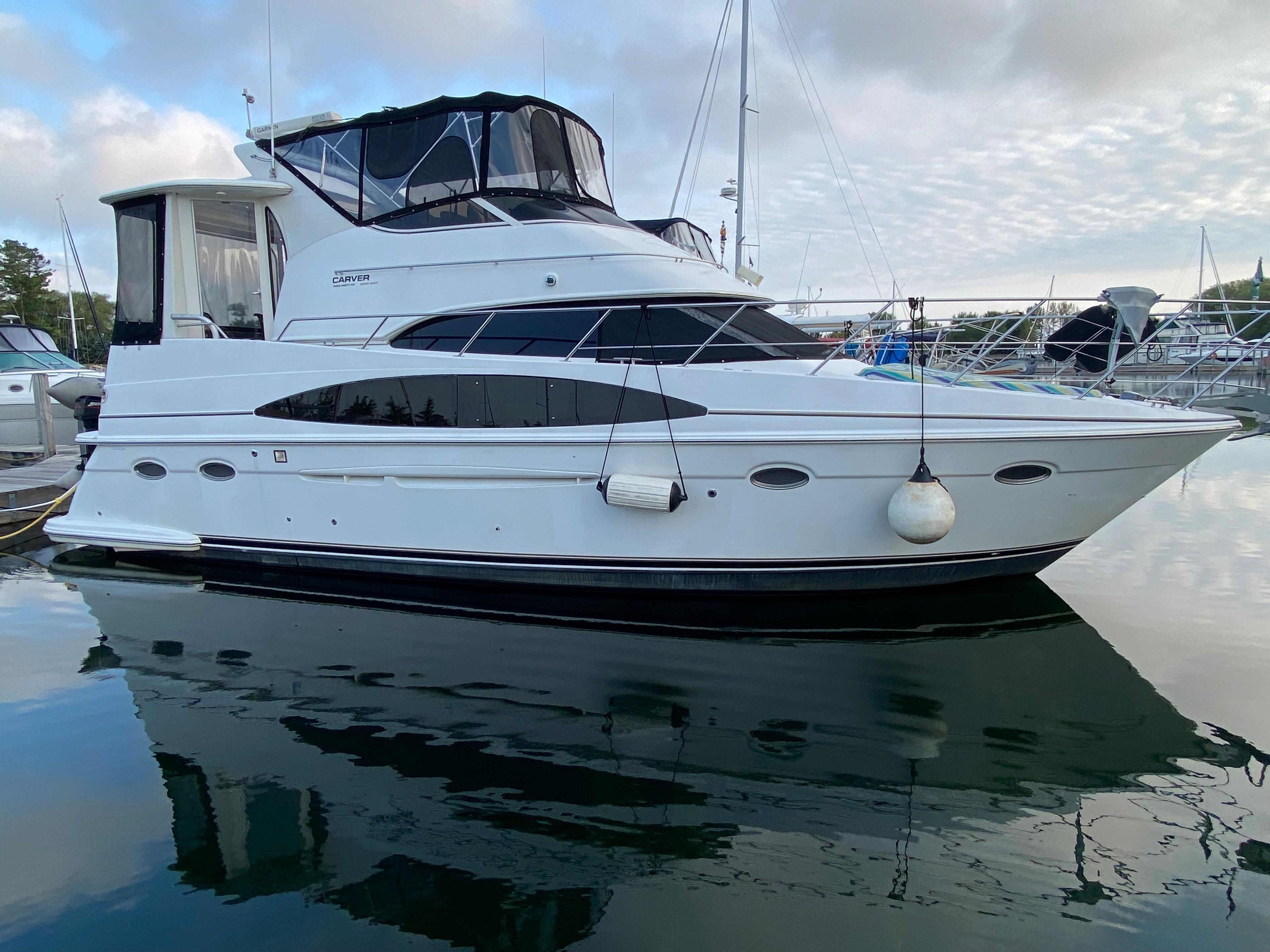 carver 396 motor yacht