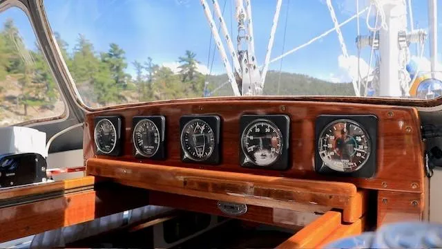 Landslide Yacht Photos Pics 