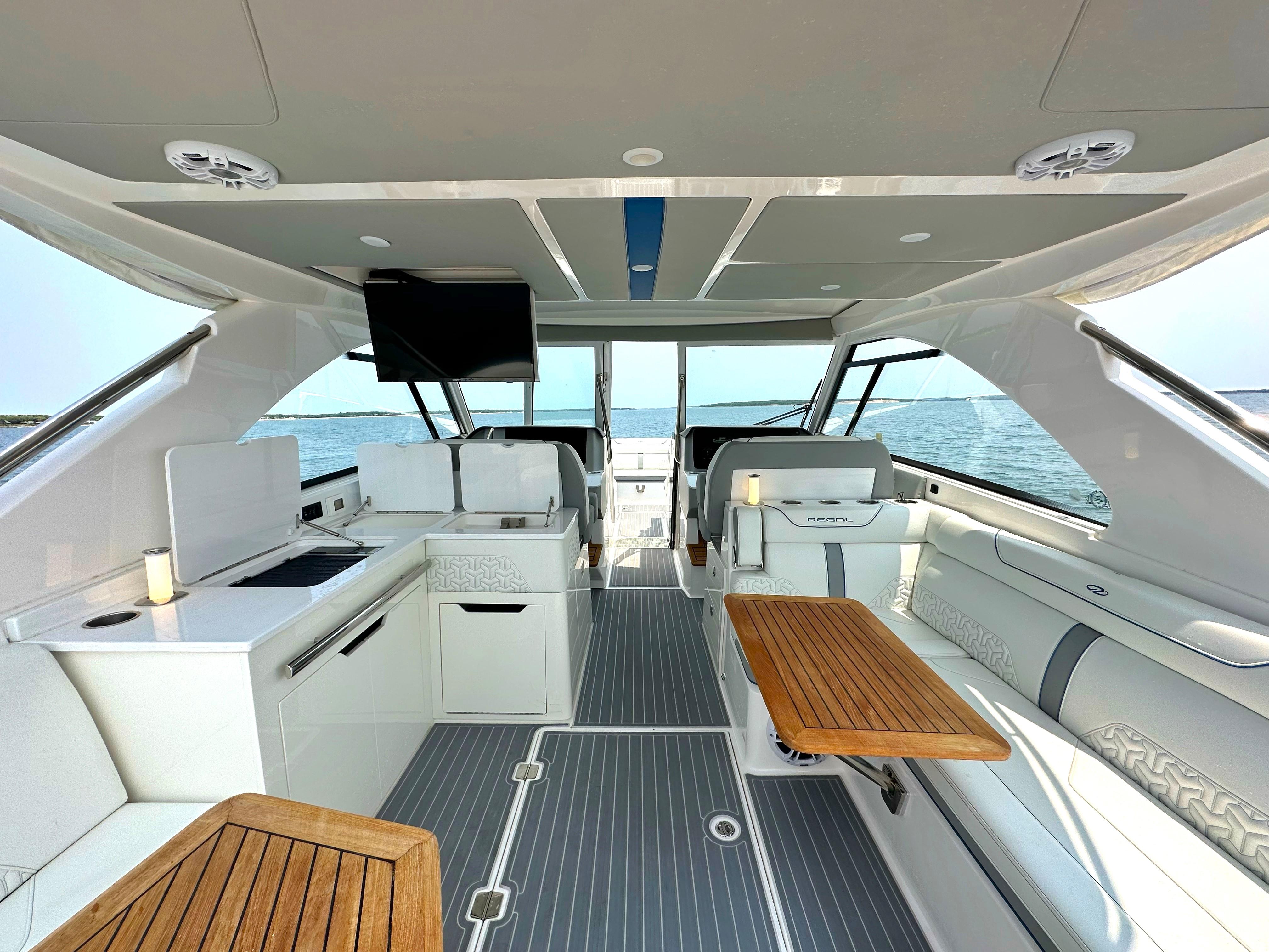 2022 Regal LX36 Ski and Fish for sale - YachtWorld