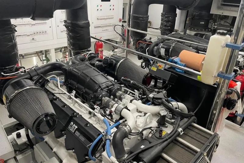 Eden Yacht Photos Pics 