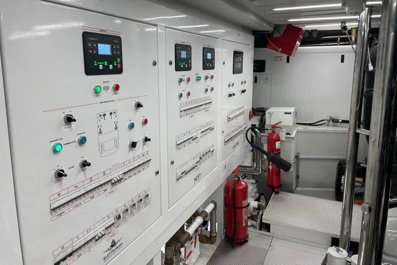 Eden Yacht Photos Pics 