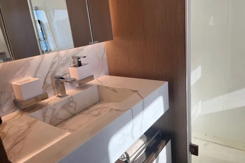 Eden Yacht Photos Pics 